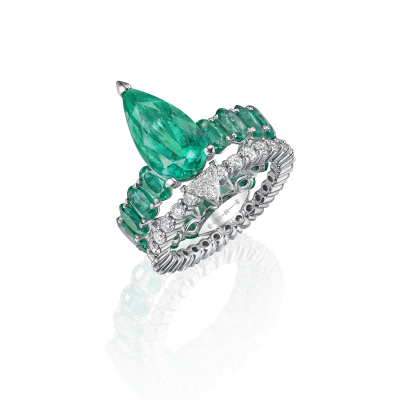 Кольцо с изумрудами и бриллиантами