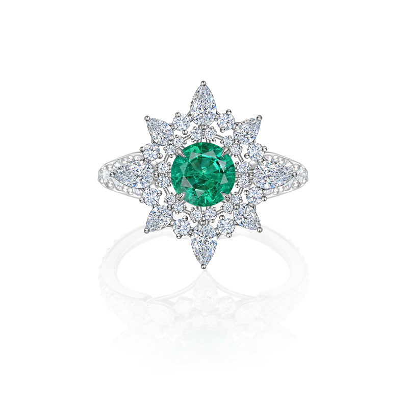 Кольцо с изумрудом и бриллиантами