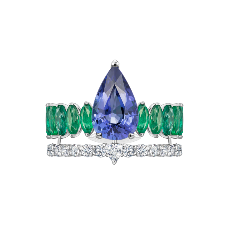 Кольцо с танзанитом, изумрудами и бриллиантами