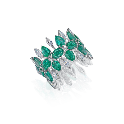 Кольцо с изумрудами и бриллиантами