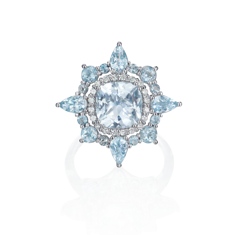 Кольцо с аквамаринами и бриллиантами