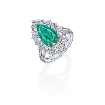 Кольцо с изумрудом и бриллиантами