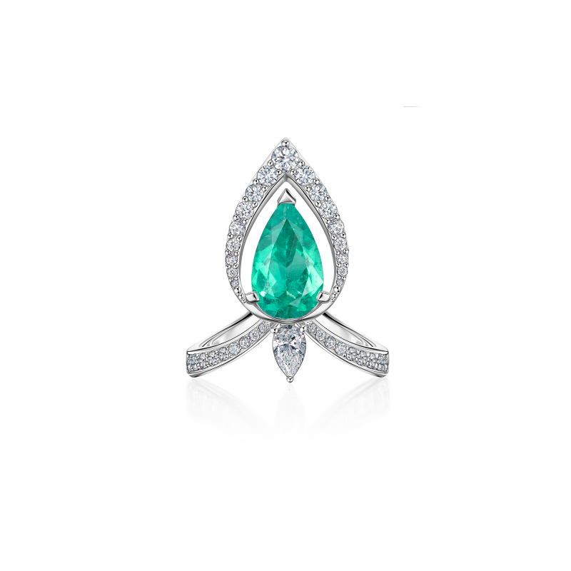 Кольцо с изумрудом и бриллиантами